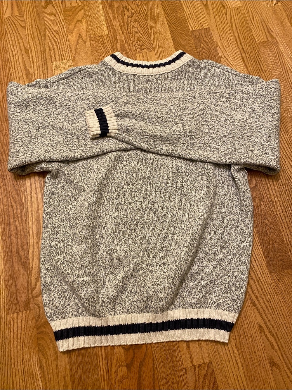Lakeland Canada Wool Sweater Size L / Made in Canada - Picture 9 of 9